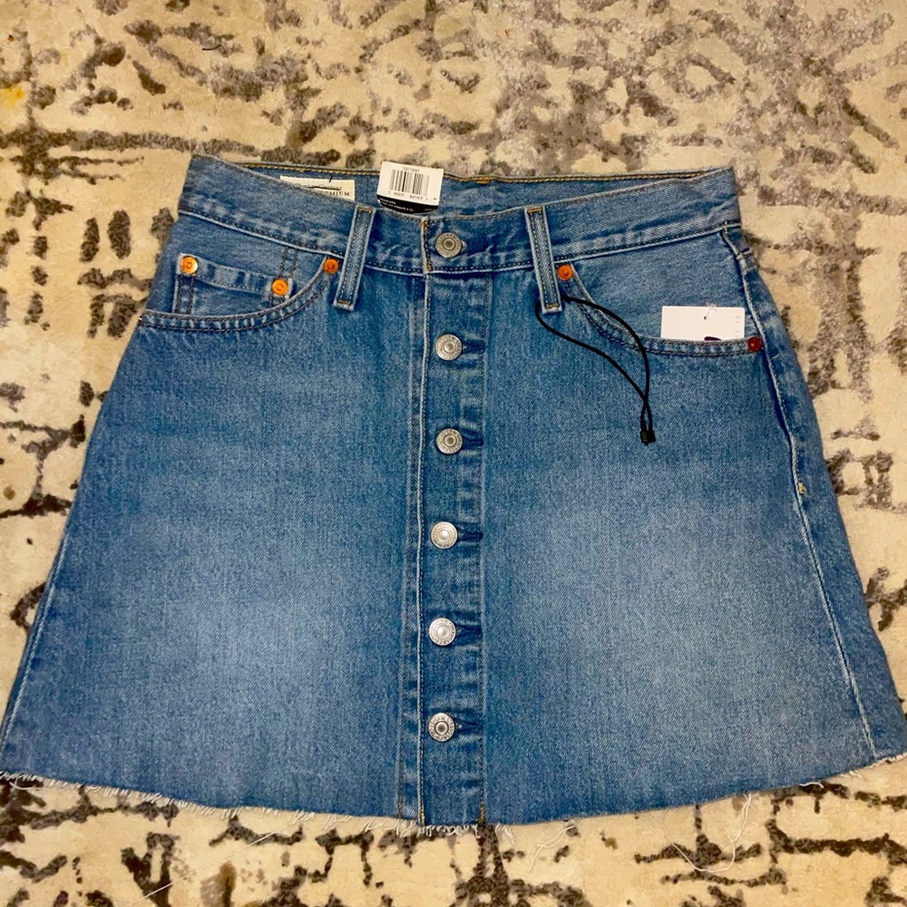 🌙 Levi’s Button Down Skirt ⭐️